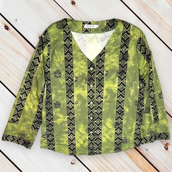 Lightweight Green And Black Blouse by Miss Look - Picture 3 of 10